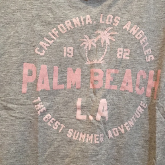 I have too many clothes. - Picture 4 of 4